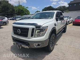 2016 Nissan TITAN XD PRO-4X Crew Cab Medium Bed