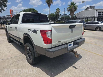 2016 Nissan TITAN XD PRO-4X Crew Cab Medium Bed – miniatura 2