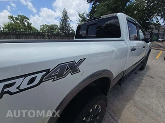 2016 Nissan TITAN XD PRO-4X Crew Cab Medium Bed – miniatura 24