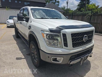 2016 Nissan TITAN XD PRO-4X Crew Cab Medium Bed – miniatura 4