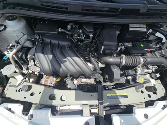 2016 Nissan Versa Note SR – miniatura 15