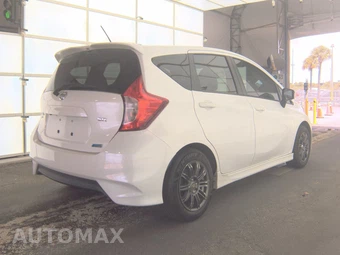 2016 Nissan Versa Note SR – miniatura 4