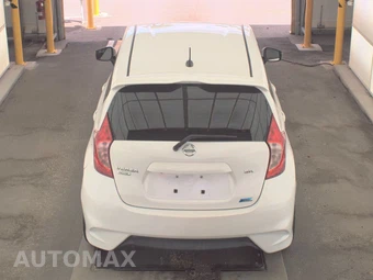 2016 Nissan Versa Note SR – miniatura 5