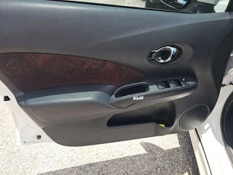 2016 Nissan Versa Note SR – miniatura 9