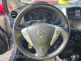 2016 Nissan Versa Note SV – miniatura 10