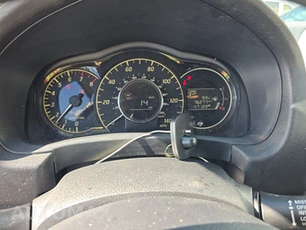 2016 Nissan Versa Note SV – miniatura 12