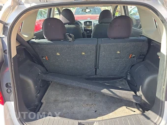2016 Nissan Versa Note SV – miniatura 16