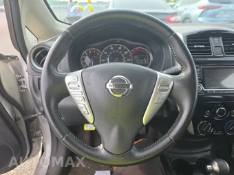 2016 Nissan Versa Note SV – miniatura 10