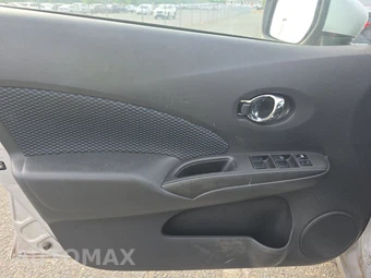 2016 Nissan Versa Note SV – miniatura 9