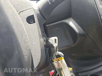 2016 Nissan Versa S – miniatura 8