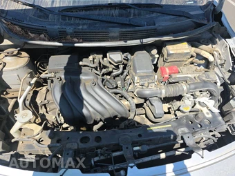 2016 Nissan Versa S – miniatura 15