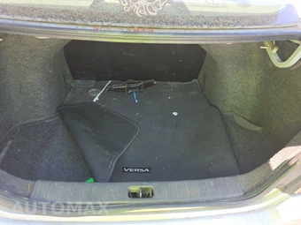 2016 Nissan Versa S – miniatura 16