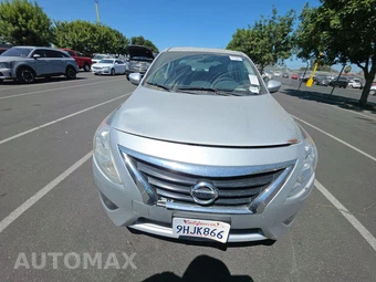 2016 Nissan Versa S – miniatura 2