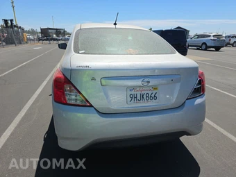 2016 Nissan Versa S – miniatura 5