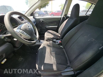2016 Nissan Versa S – miniatura 7