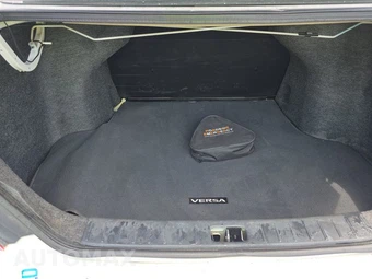 2016 Nissan Versa S Plus - miniatura 24