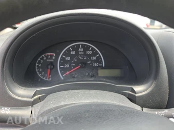2016 Nissan Versa S Plus - miniatura 8