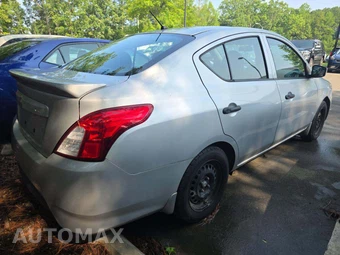 2016 Nissan Versa S Plus – miniatura 3