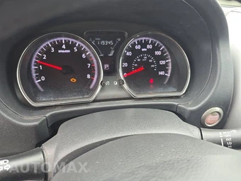 2016 Nissan Versa SL - miniatura 12