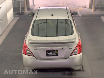 2016 Nissan Versa SL - miniatura 5