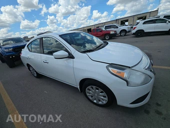 2016 Nissan Versa SV - miniatura 3