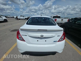 2016 Nissan Versa SV - miniatura 5