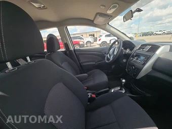 2016 Nissan Versa SV - miniatura 8