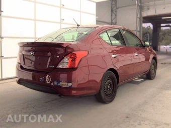 2016 Nissan Versa SV – miniatura 4
