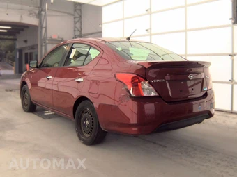 2016 Nissan Versa SV – miniatura 6