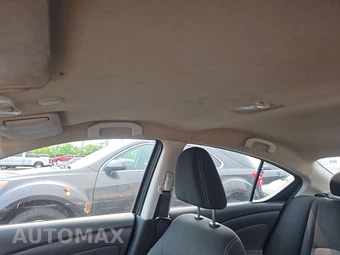 2016 Nissan Versa SV – miniatura 14