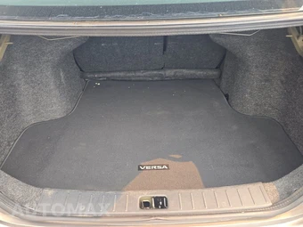 2016 Nissan Versa SV – miniatura 17