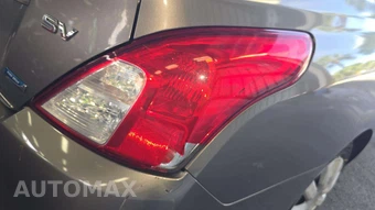2016 Nissan Versa SV – miniatura 28