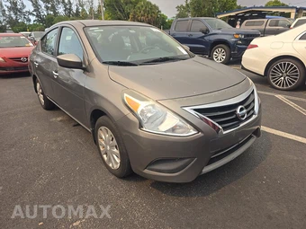 2016 Nissan Versa SV – miniatura 3