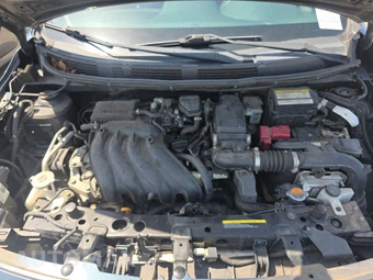 2016 Nissan Versa SV – miniatura 15
