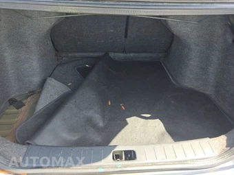 2016 Nissan Versa SV – miniatura 16