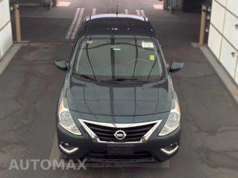 2016 Nissan Versa SV – miniatura 2