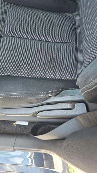 2016 Nissan Versa SV – miniatura 20