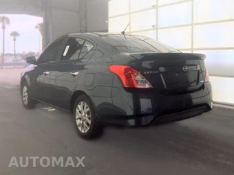 2016 Nissan Versa SV – miniatura 6
