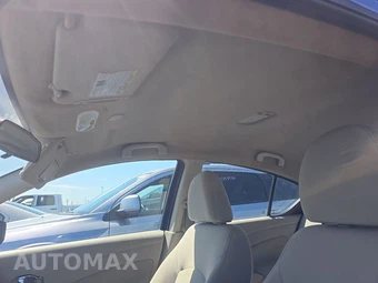 2016 Nissan Versa SV - miniatura 14