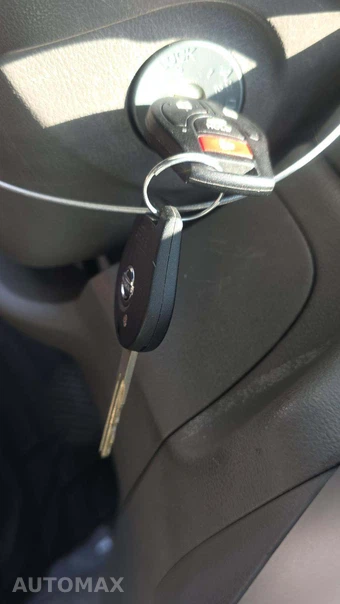 2016 Nissan Versa SV - miniatura 18