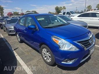 2016 Nissan Versa SV - miniatura 3
