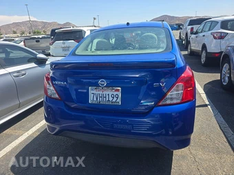2016 Nissan Versa SV - miniatura 5