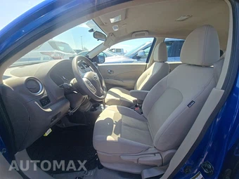 2016 Nissan Versa SV - miniatura 7