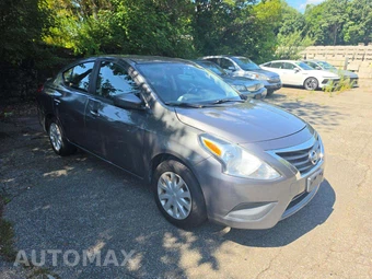 2016 Nissan Versa SV - miniatura 4
