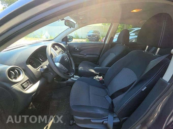 2016 Nissan Versa SV - miniatura 6