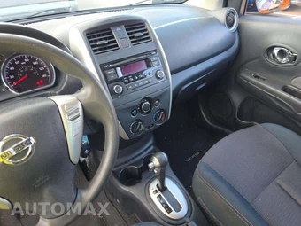 2016 Nissan Versa SV - miniatura 10