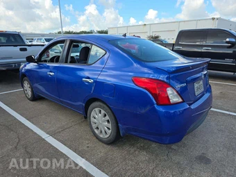 2016 Nissan Versa SV - miniatura 2