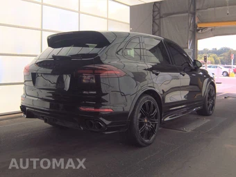 2016 Porsche Cayenne GTS – miniatura 4