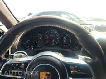 2016 Porsche Cayenne GTS – miniatura 12