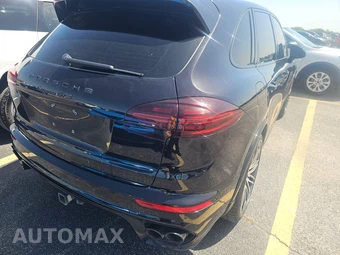 2016 Porsche Cayenne GTS – miniatura 4